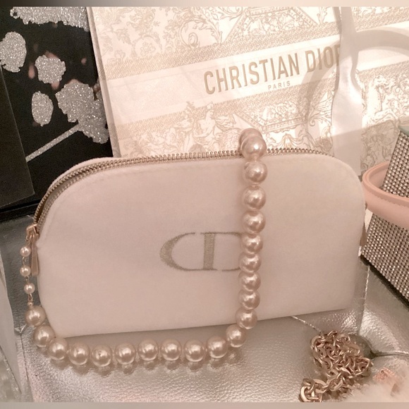 Beautiful Dior velvet bag with pearls - Picture 1 of 7